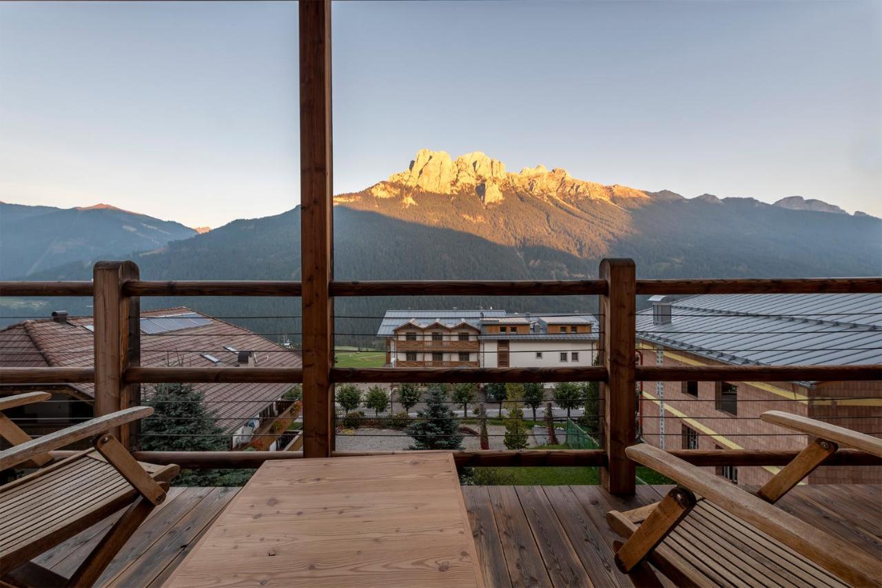 Design&Suite Hotel Ciarnadoi Vigo di Fassa Exterior foto
