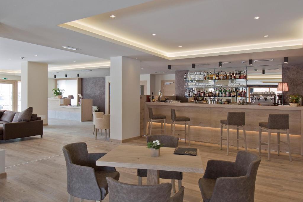 Design&Suite Hotel Ciarnadoi Vigo di Fassa Exterior foto